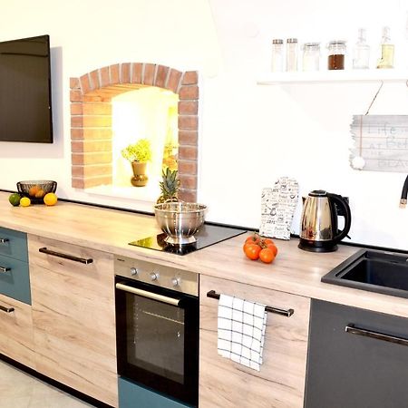 Studio Apartment Surf By The Sea Opatija Exterior foto
